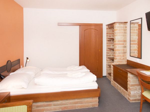 Hotel Kurdějov: 2 lůžkový standard